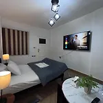 Niche Room Near To Airport, Nasr City