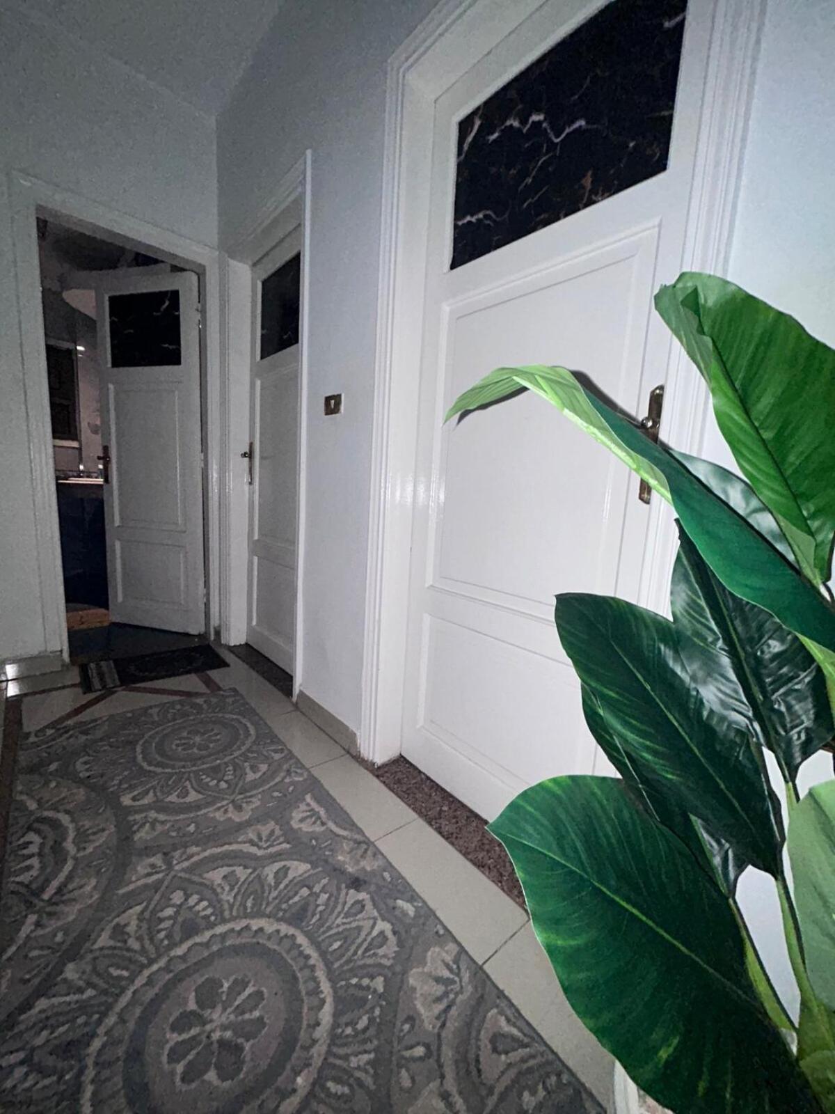 Niche Near To Airport, Nasr Homestay